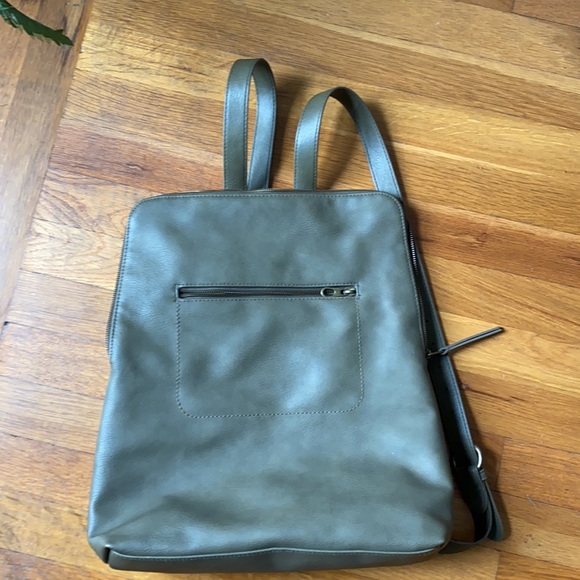 Universal Thread Backpack - Picture 2 of 13